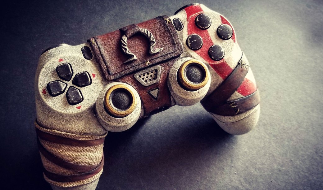Взгляните на потрясающий DualShock 4 в стиле новой God of War. - Изображение 1 Взгляните на потрясающий DualShock 4 в стиле новой God of War. - Изображение 1