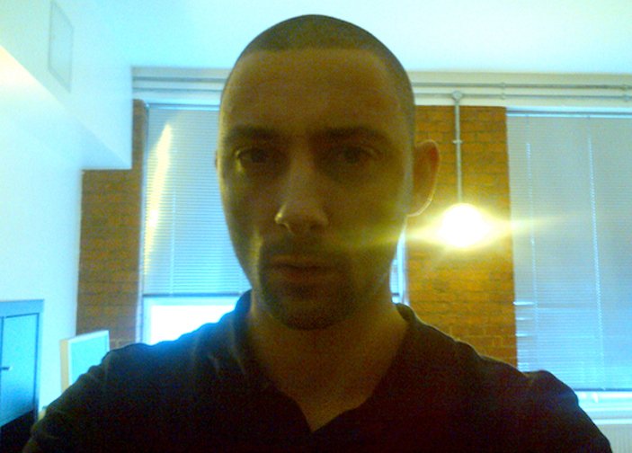 Электронный продюсер Burial раскрыл свою внешность. - Изображение 1 Электронный продюсер Burial раскрыл свою внешность. - Изображение 1