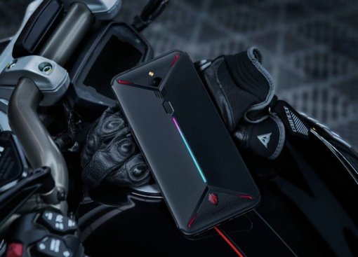 ZTE представила новый игровой смартфон Nubia Red Magic 3. В него уместили активное охлаждение